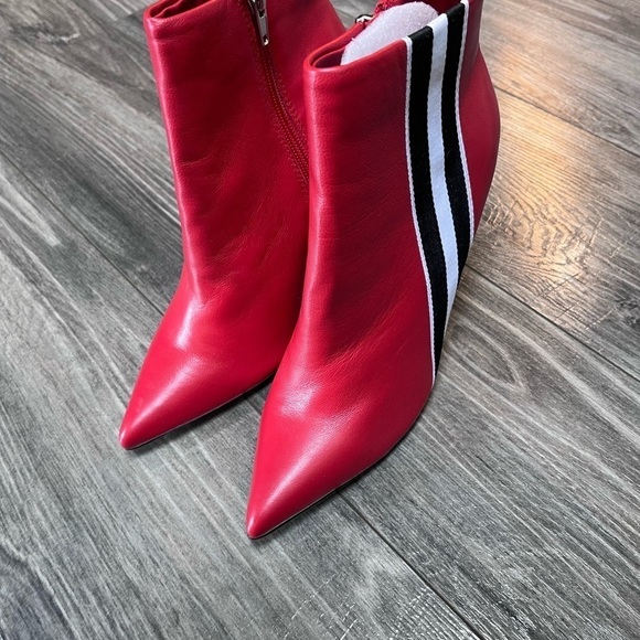 STEVE MADDEN KNOCK BOOTIES red stripe heels boots 6.5 marks on bottom see pics - Picture 7 of 16